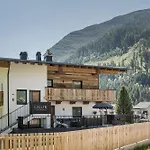 Evelyn Lejlighed Tux