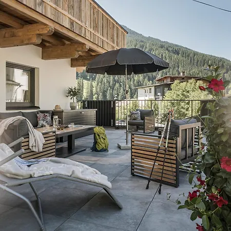 Evelyn Apartmán Tux